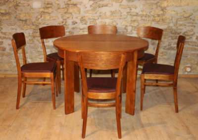 puidust lahtikiv söögilaud ja 6 nahkpõhjaga tooli 1950-60