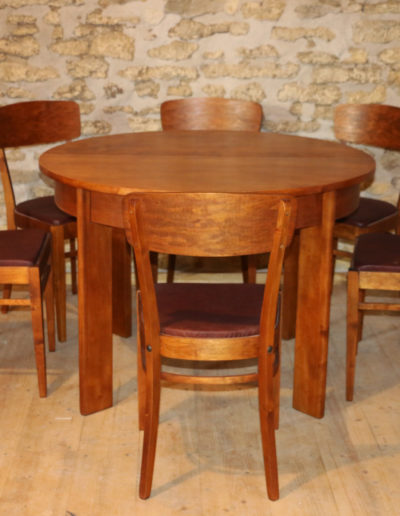 puidust lahtikiv söögilaud ja 6 nahkpõhjaga tooli 1950-60